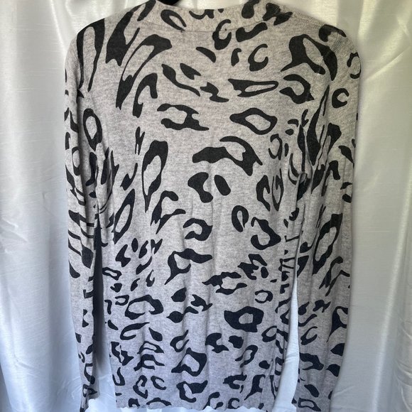 🔶5 for $25🔶 Gray Leopard Cardigan - Picture 2 of 3